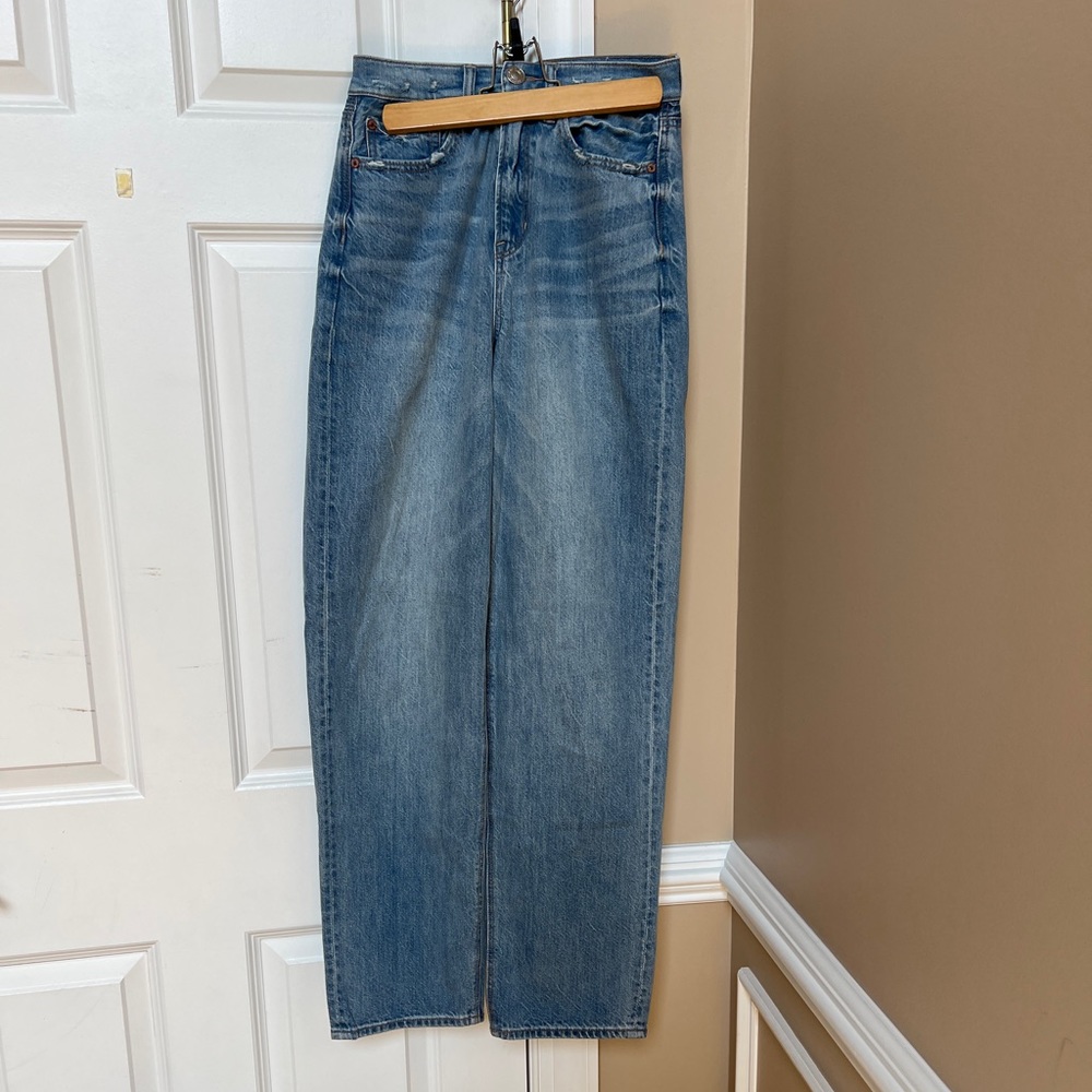 American Eagle baggy jeans